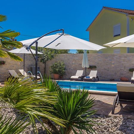 Guest House Antonella Malinska Exterior foto